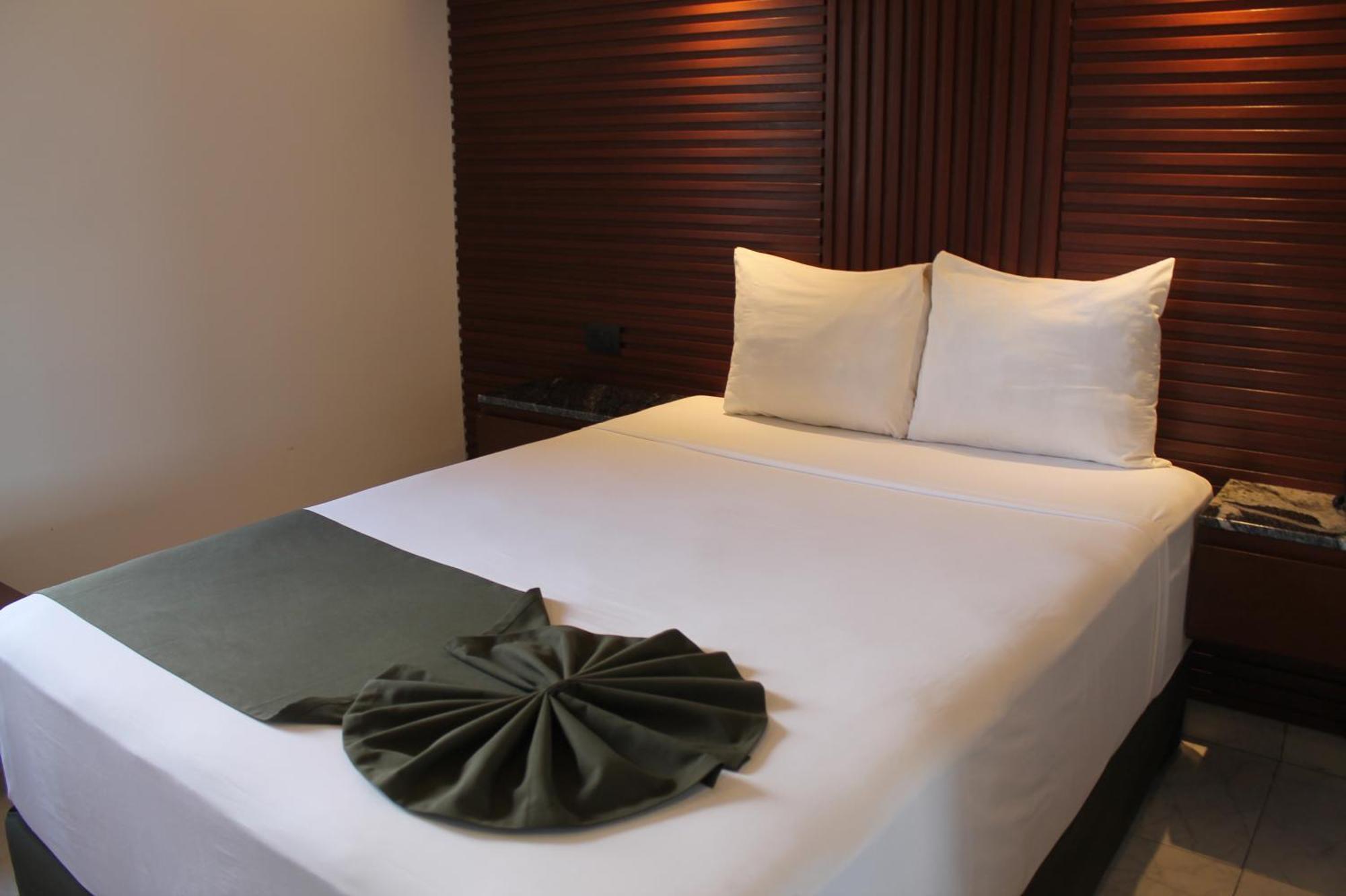 Hotel Colonial De メリダ エクステリア 写真