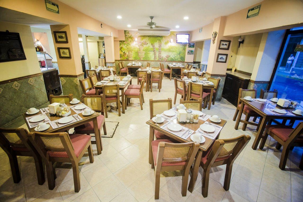 Hotel Colonial De メリダ エクステリア 写真