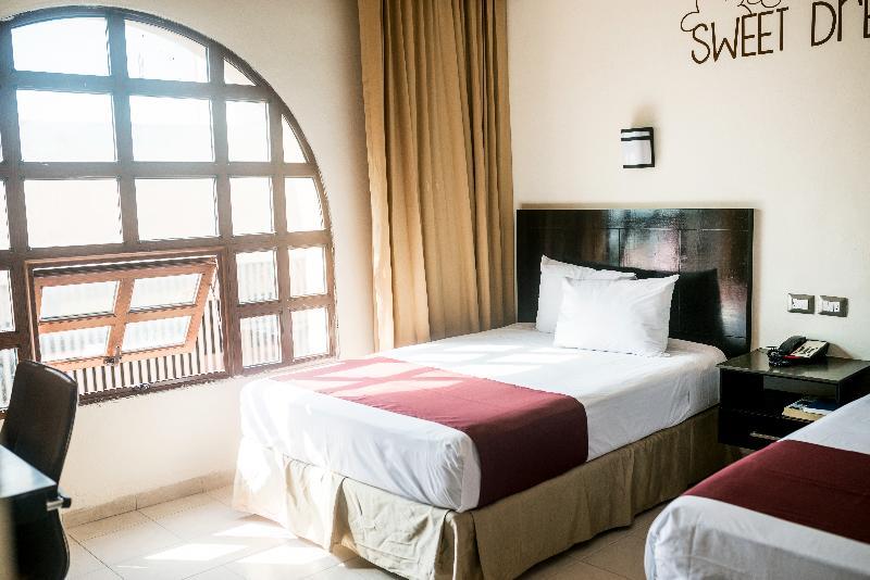 Hotel Colonial De メリダ エクステリア 写真