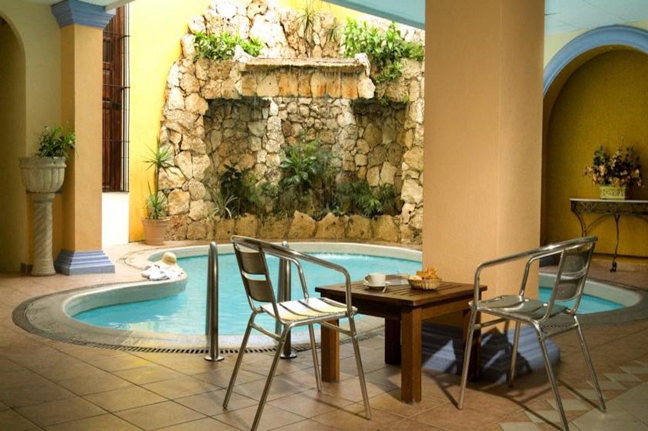 Hotel Colonial De メリダ エクステリア 写真