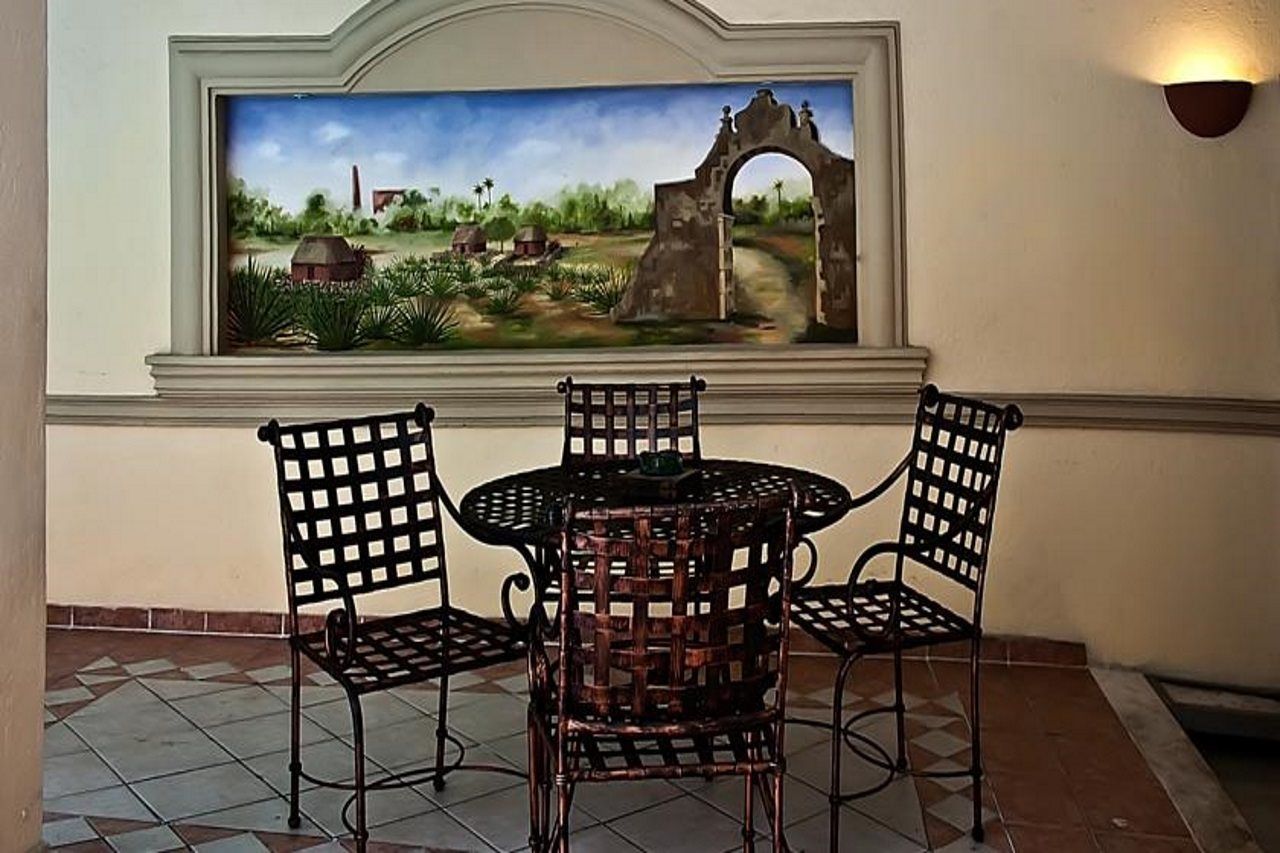 Hotel Colonial De メリダ エクステリア 写真