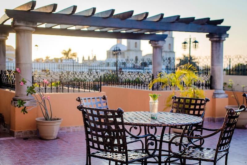 Hotel Colonial De メリダ エクステリア 写真