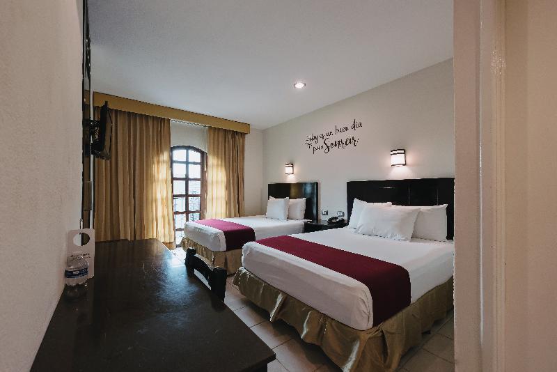 Hotel Colonial De メリダ エクステリア 写真